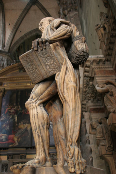 saint-bartholomew statue-3b