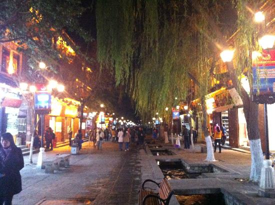 Dali-old-town-2