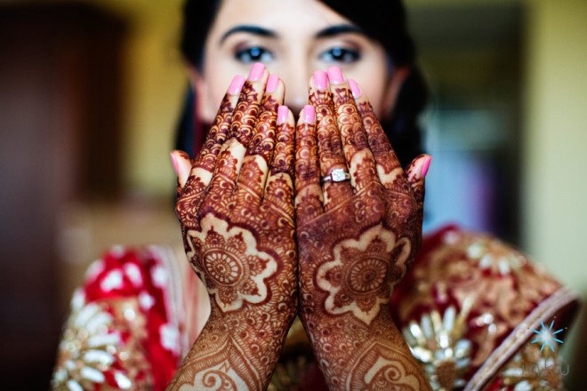henna hands
