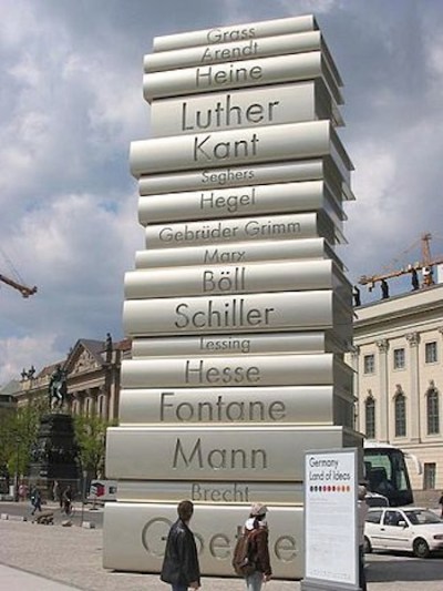 berlin-book-statue