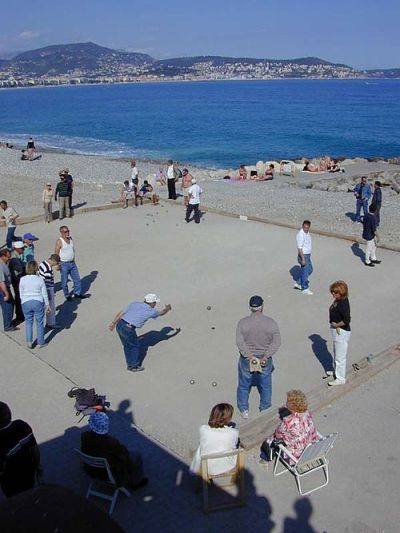 Petanque_on_a_beach_of_Nice